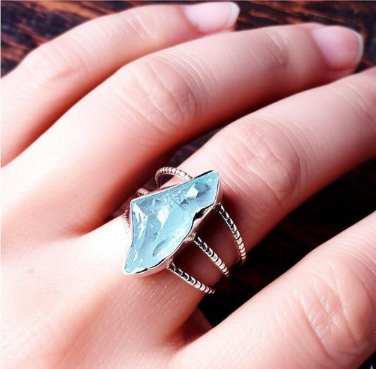 Raw Aquamarine Silver Ring, Uncut Ring, Boho Ring, Crystal Ring, Unique Ring, Rustic Ring, Raw Gemstone Silver Ring, Textured Ring, Gift her