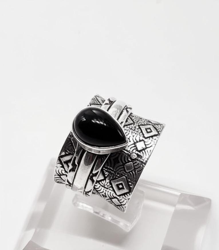 Stylish Stress Relief Black Onyx Thumb Ring, Silver Spinner Band, Gemstone Spinner Ring, Anxiety Reliever, Gemstone Ring, Handmade Onyx Ring