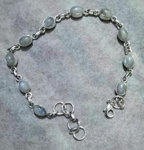 Moonstone Bracelet, White stone bracelets, Handmade Bracelet, white stone bracelet, Gift for her, Gemstone Bracelets, valentines day gift