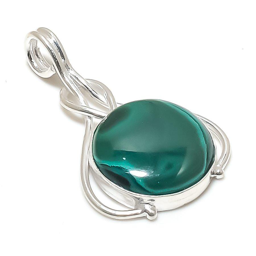 Natural Beauty Pendant, Malachite Pendent, Handmade Pendent, Gemstone pendent, round pendent, green pendent, gift for daughters, gift her