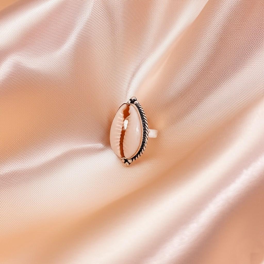 Cowrie Shell Ring, Genuine Cowrie Shell Silver Ring, Unique Shell Ring in Sterling Silver, Minimalist Cowrie Shell Ring, Handmade ring