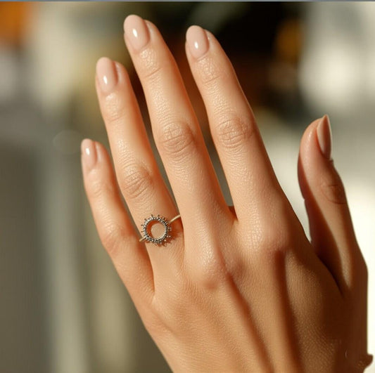Minimalist Sun Ring - Delicate Silver Circle with Beaded Rays, Gift for her, Minimalist ring, Silver ring, Tiny Silver Sun Ring, women ring