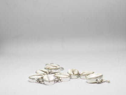 Cowry shell bracelet |Cowry shells |Shell bracelet | White shell bracelet | Handmade bracelet | Boho bracelet | Cowry shells |Women Bracelet