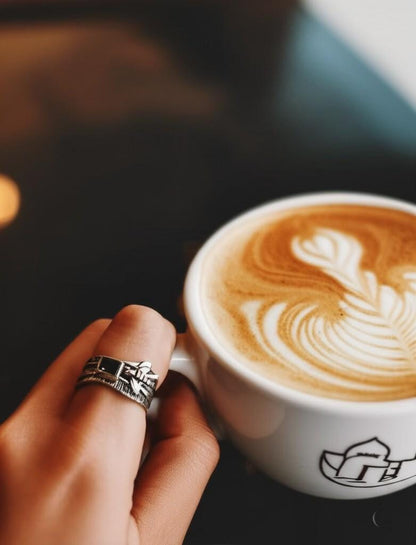 Sterling Silver Bee Ring with Black Onyx, Nature-Inspired Stone Ring, Artisan Crafted Silver Bee Ring, Handmade gemstone ring, Designer ring