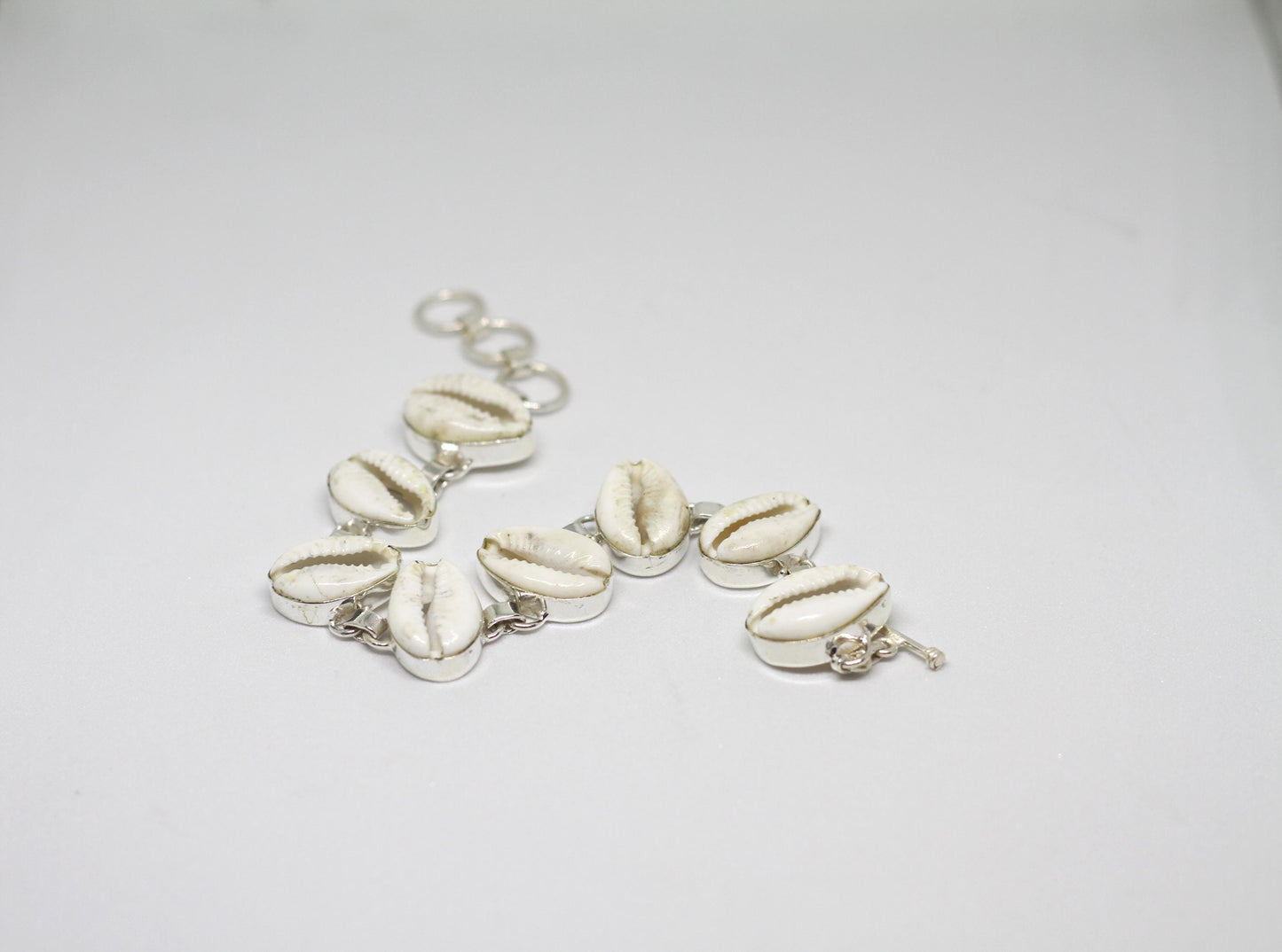 Cowry shell bracelet |Cowry shells |Shell bracelet | White shell bracelet | Handmade bracelet | Boho bracelet | Cowry shells |Women Bracelet