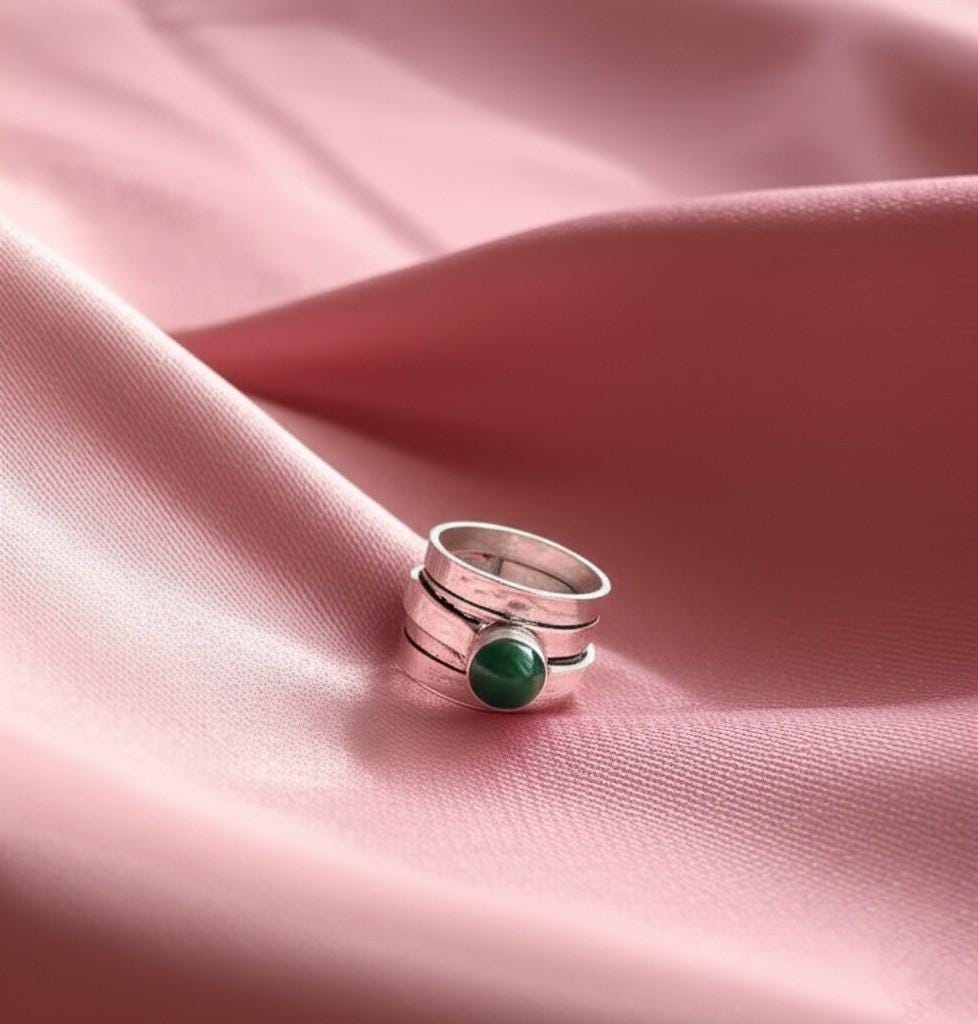 Green Onyx Spinner Ring | Sterling Silver Hammered Meditation Ring | Boho Statement Jewelry for Women | Handmade spinner ring | Anxiety Ring