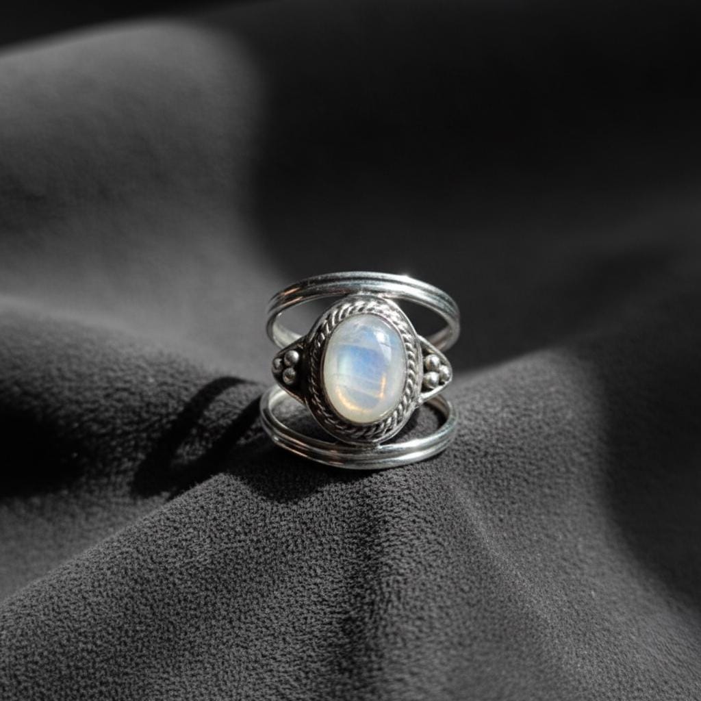 Moonstone Ring, Dainty Ring, 925 Silver Ring, Natural Moonstone, Statement Ring, Gemstone Ring, Moonstone Jewelry, Women Ring, Bohemian Ring
