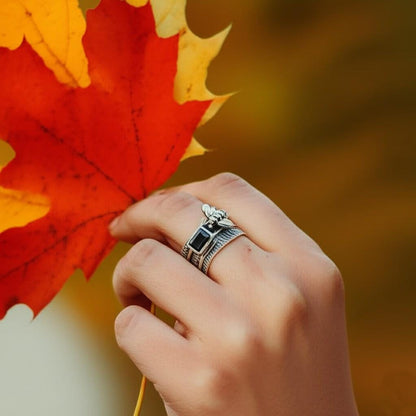 Sterling Silver Bee Ring with Black Onyx, Nature-Inspired Stone Ring, Artisan Crafted Silver Bee Ring, Handmade gemstone ring, Designer ring