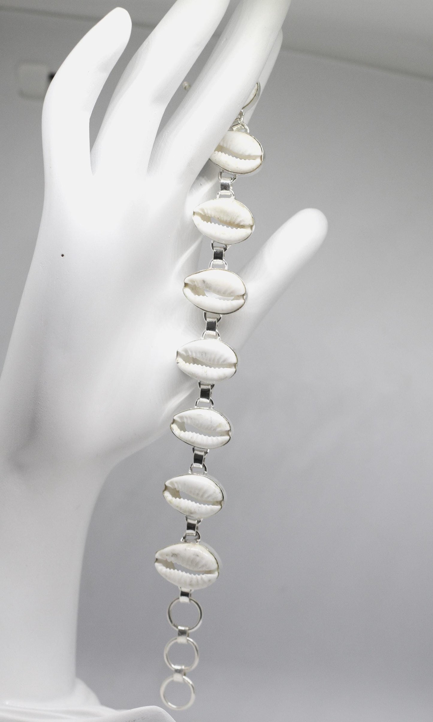 Cowry shell bracelet |Cowry shells |Shell bracelet | White shell bracelet | Handmade bracelet | Boho bracelet | Cowry shells |Women Bracelet