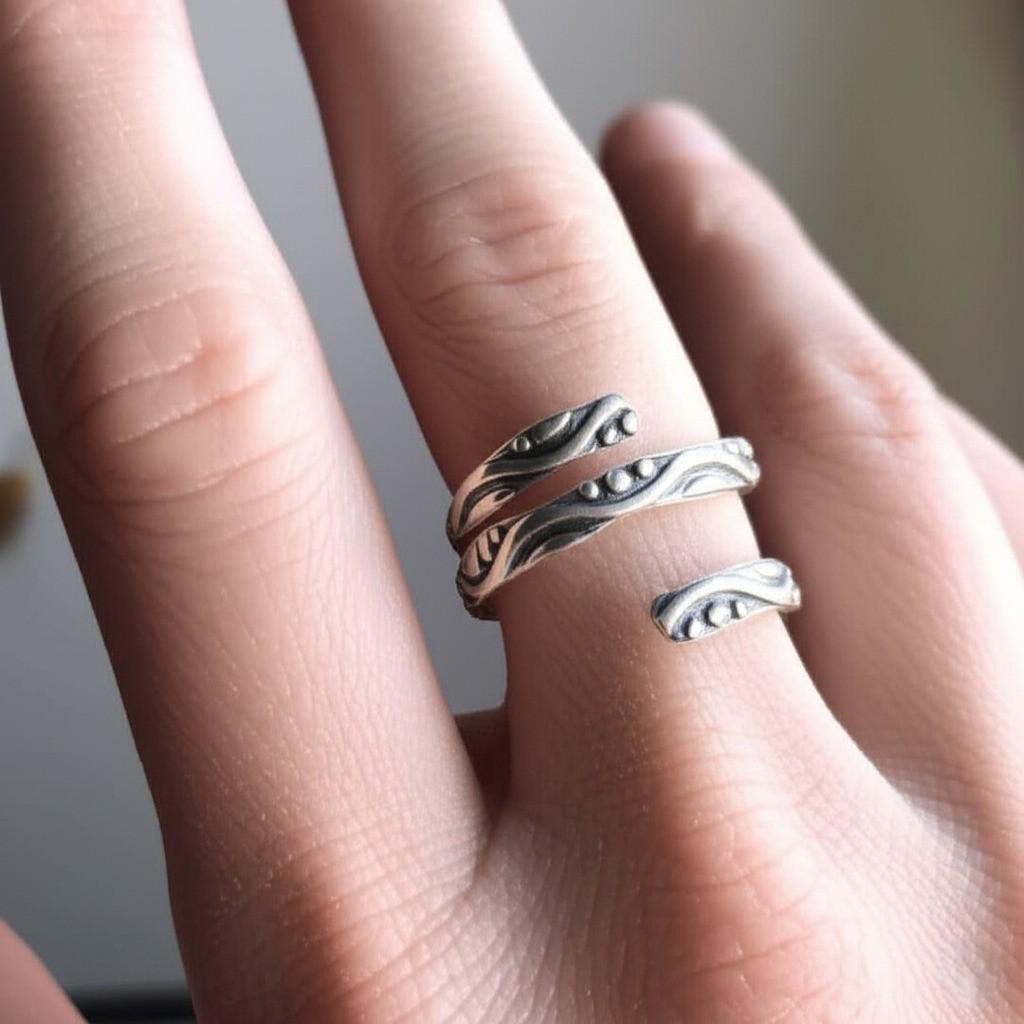 Adjustable Sterling Silver Wrap Ring, Hammered Thumb Ring, Handmade 925 Silver Ring Unique Gift for Her,  Open Band Ring, Spiral silver ring