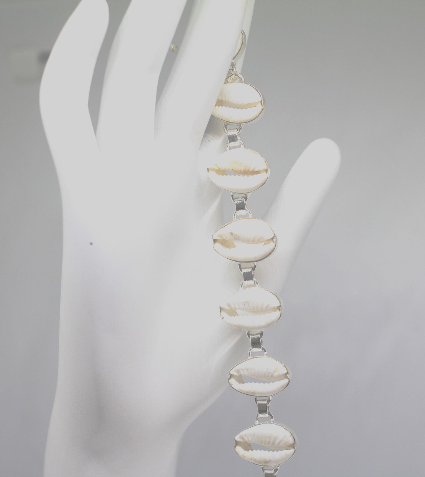 Cowry shell bracelet |Cowry shells |Shell bracelet | White shell bracelet | Handmade bracelet | Boho bracelet | Cowry shells |Women Bracelet
