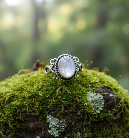 Moonstone Ring, Women Ring, Handmade Ring, 925 Sterling Silver Ring, Gemstone Ring, Statement Ring, Dainty Ring, Moonstone Jewelry