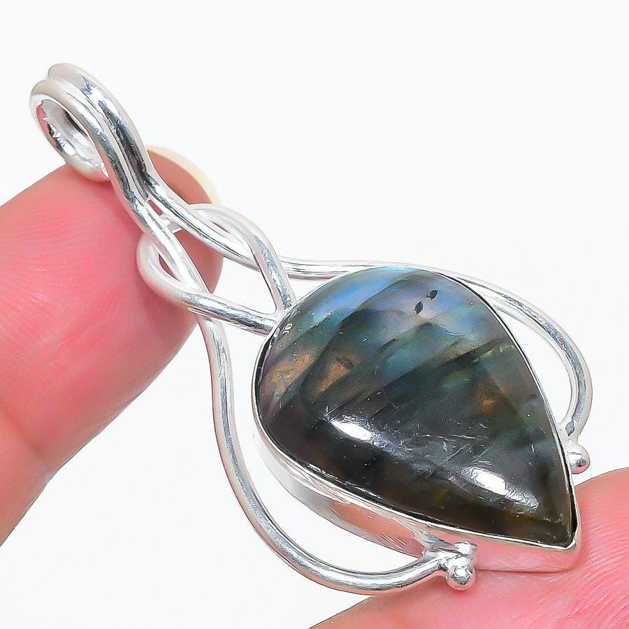 Labradorite Luster Pendant, Moonstone Pendant, Women Pendent, White Pendent, Birthday Gift, Gift for her, Anniversary gift, Handmade Pendent