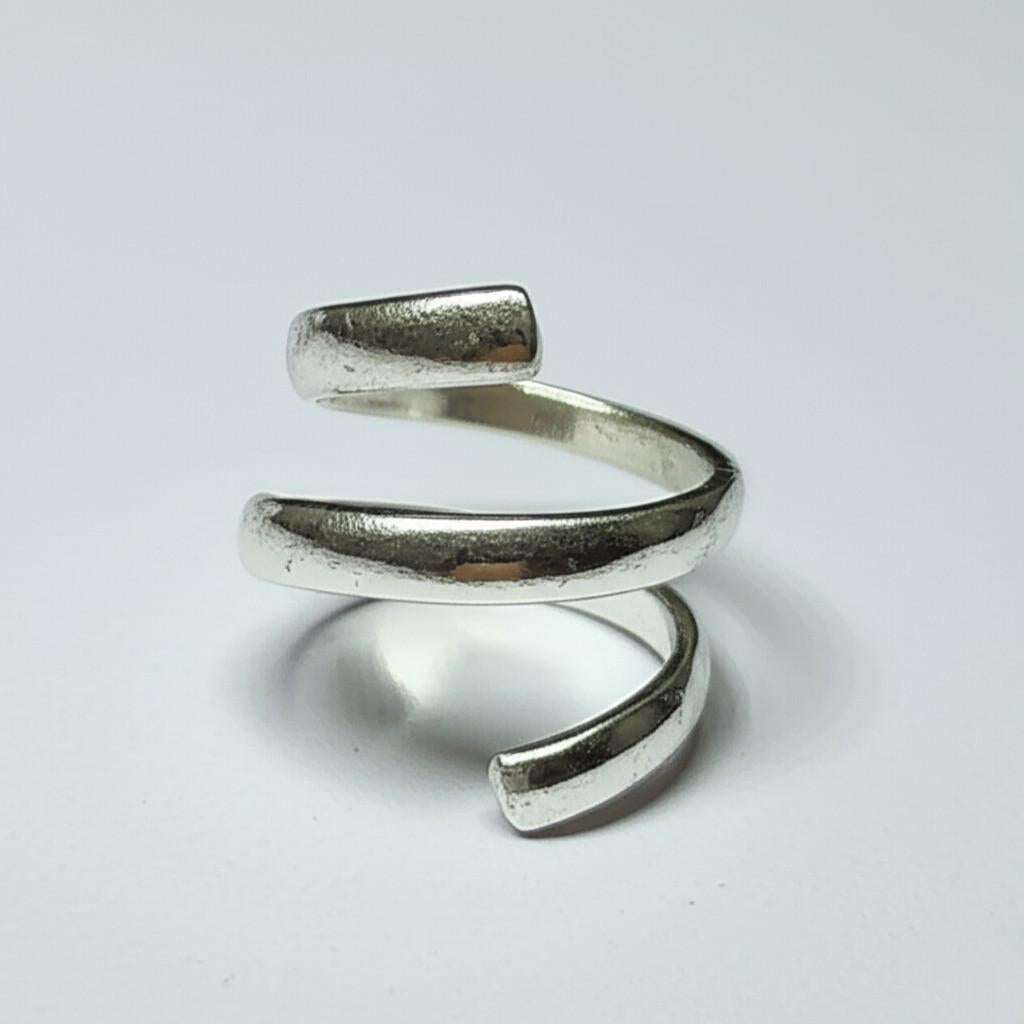 Adjustable Sterling Silver Wrap Ring, Hammered Thumb Ring, Handmade 925 Silver Ring Unique Gift for Her,  Open Band Ring, Spiral silver ring