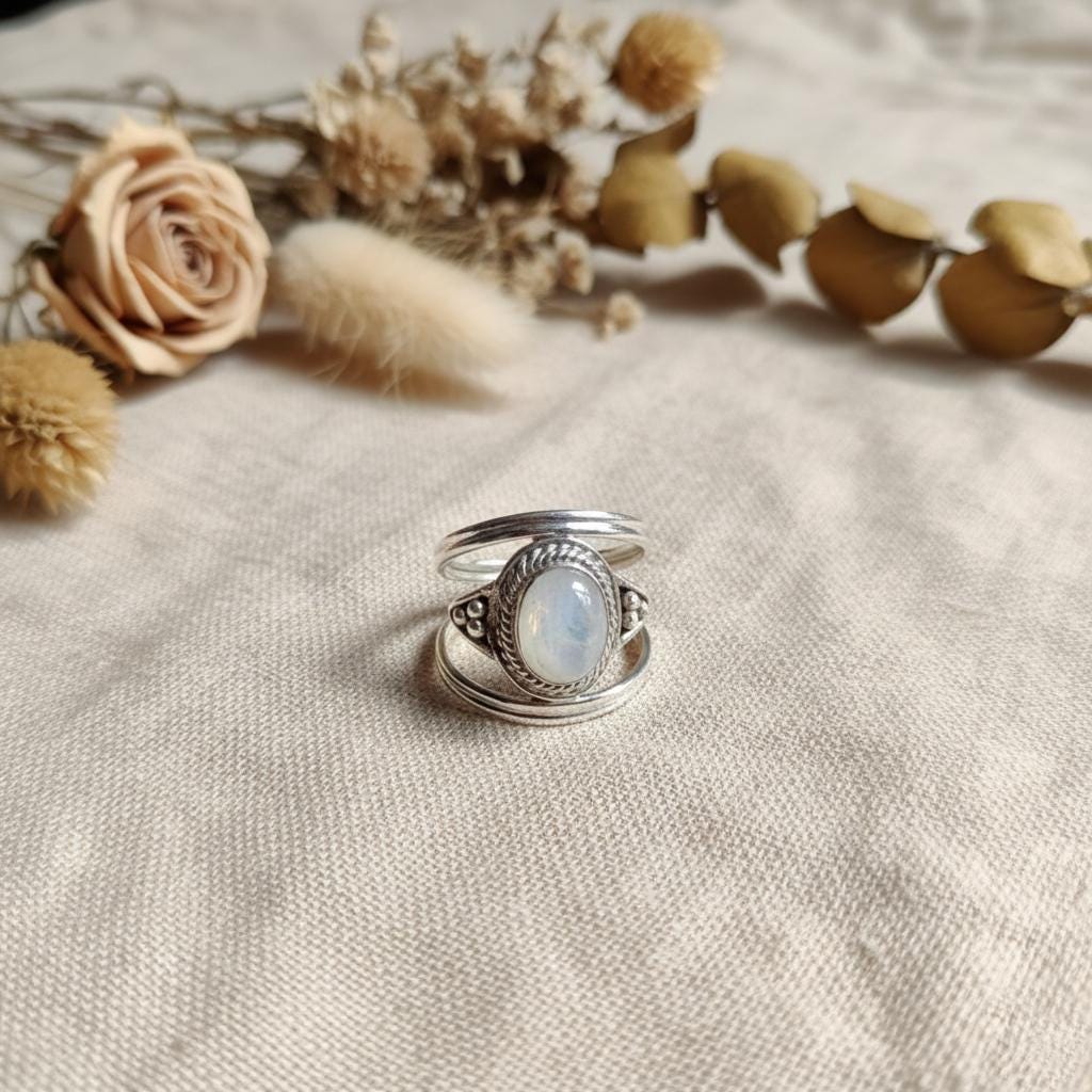 Moonstone Ring, Dainty Ring, 925 Silver Ring, Natural Moonstone, Statement Ring, Gemstone Ring, Moonstone Jewelry, Women Ring, Bohemian Ring