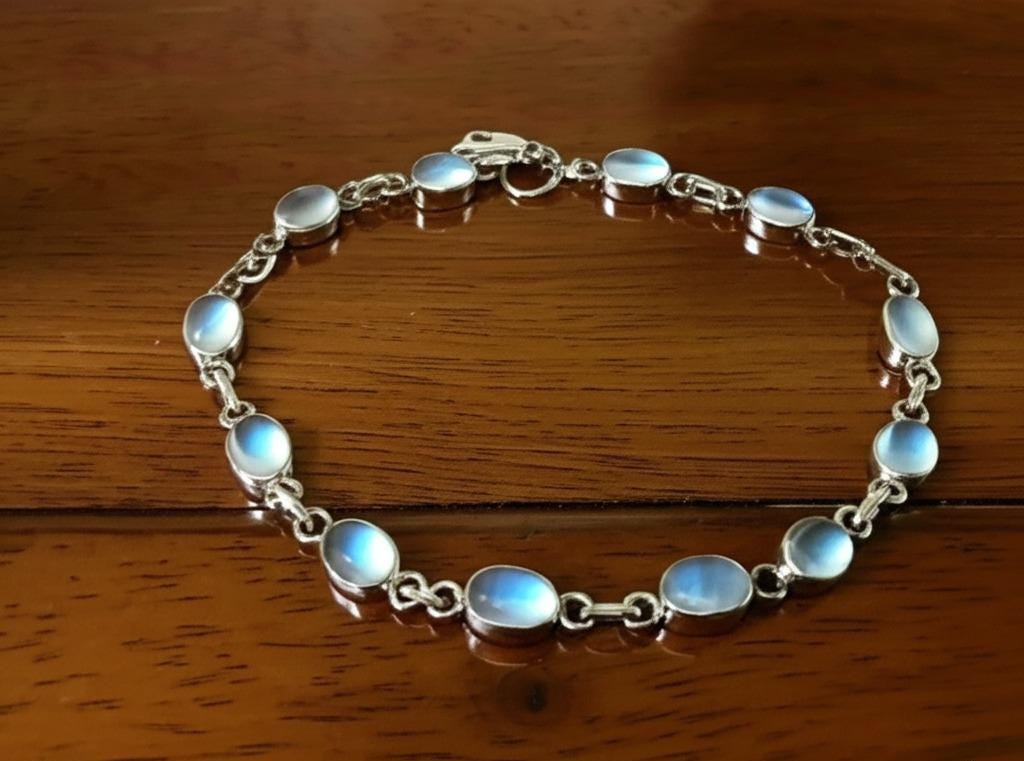 Moonstone Bracelet, White stone bracelets, Handmade Bracelet, white stone bracelet, Gift for her, Gemstone Bracelets, valentines day gift