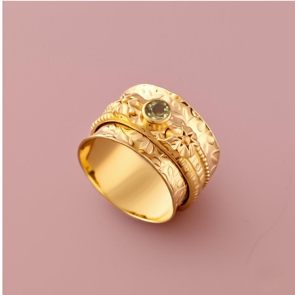 Boho Spinner Ring with Peridot, Textured Gold Band, Anxiety Relief Jewelry, Peridot Gold Ring, Floral Engraved Spinner, August Birthstone