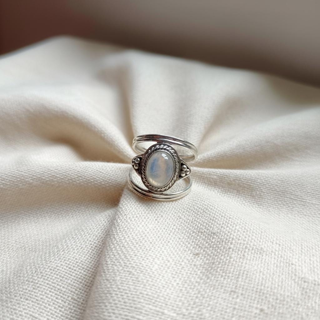 Moonstone Ring, Dainty Ring, 925 Silver Ring, Natural Moonstone, Statement Ring, Gemstone Ring, Moonstone Jewelry, Women Ring, Bohemian Ring