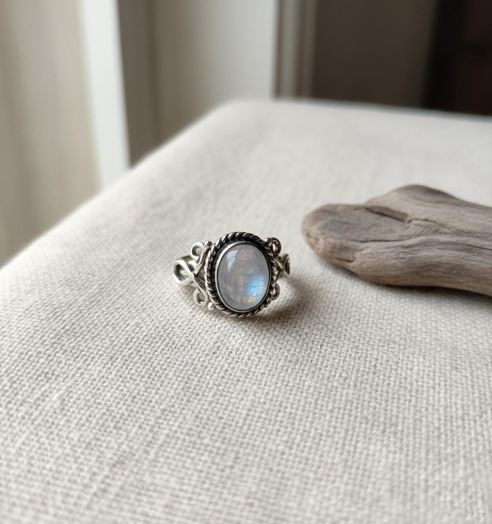 Moonstone Ring, Women Ring, Handmade Ring, 925 Sterling Silver Ring, Gemstone Ring, Statement Ring, Dainty Ring, Moonstone Jewelry
