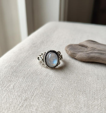 Moonstone Ring, Women Ring, Handmade Ring, 925 Sterling Silver Ring, Gemstone Ring, Statement Ring, Dainty Ring, Moonstone Jewelry