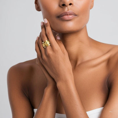 Boho Spinner Ring with Peridot, Textured Gold Band, Anxiety Relief Jewelry, Peridot Gold Ring, Floral Engraved Spinner, August Birthstone