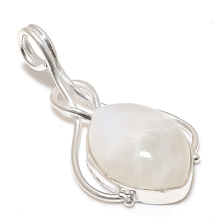 Labradorite Luster Pendant, Moonstone Pendant, Women Pendent, White Pendent, Birthday Gift, Gift for her, Anniversary gift, Handmade Pendent