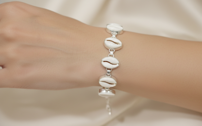 Cowry shell bracelet |Cowry shells |Shell bracelet | White shell bracelet | Handmade bracelet | Boho bracelet | Cowry shells |Women Bracelet