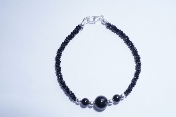 Black spinel bracelet