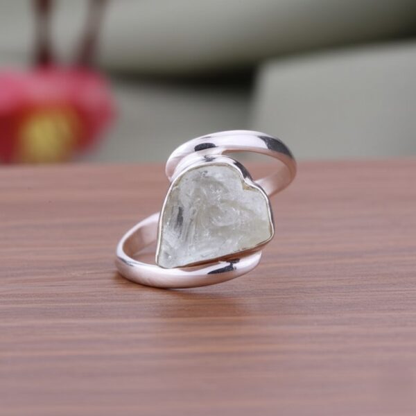 Raw Gemstone Ring, Raw Aquamarine Ring, Summer vibe ring, Uncut Gemstone Ring, Rough Crystal Ring, Minimalist Ring, Organic gemstone, Gift - Image 3