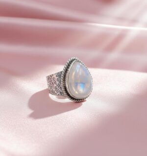 Moonstone Ring, Sterling Silver Ring, Teardrop Moonstone Ring, Birthstone Ring for Her, Statement Ring, Boho Ring, Handmade Moonstone Ring